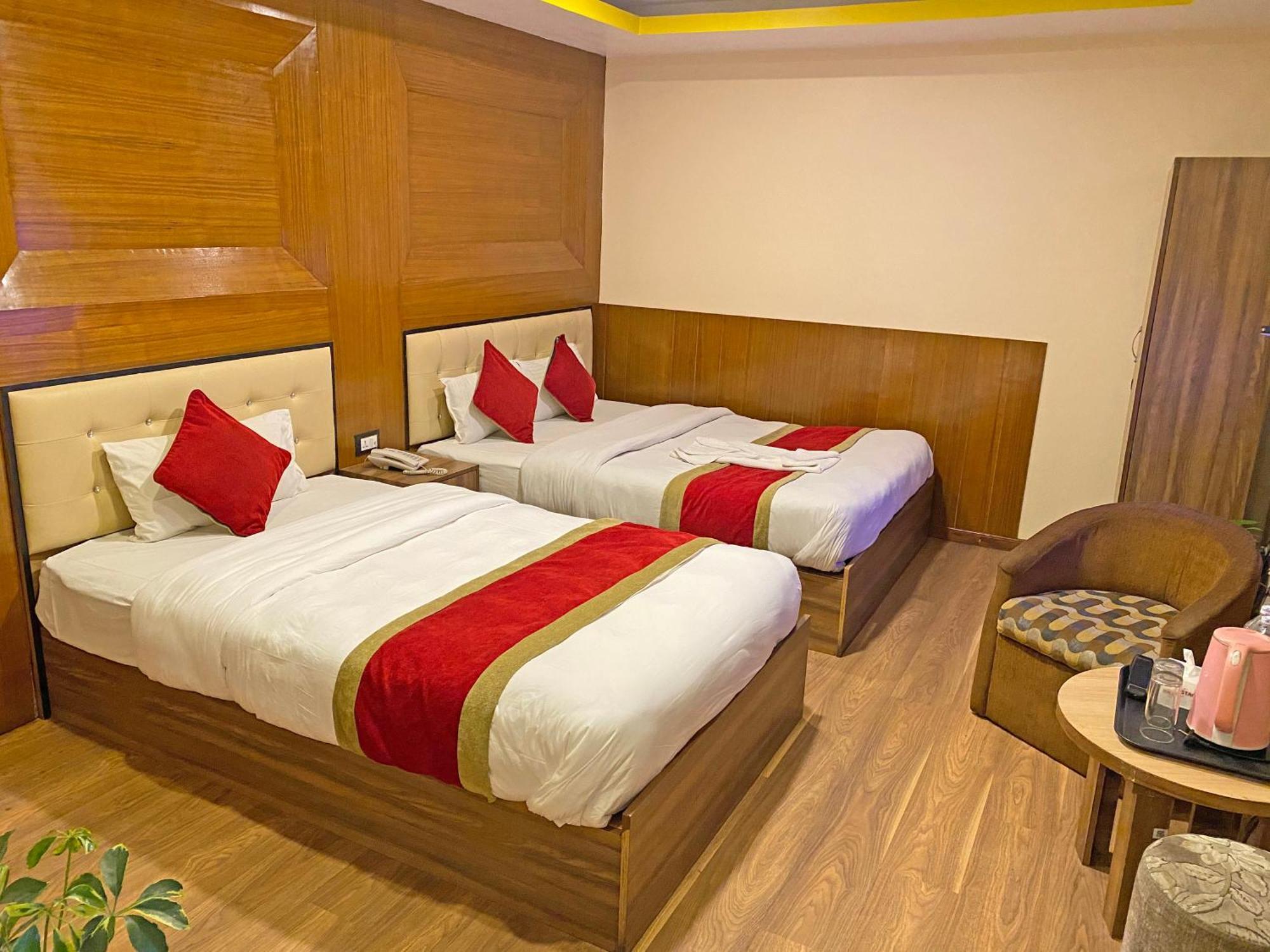 Hotel Airport Holiday Kathmandu Esterno foto