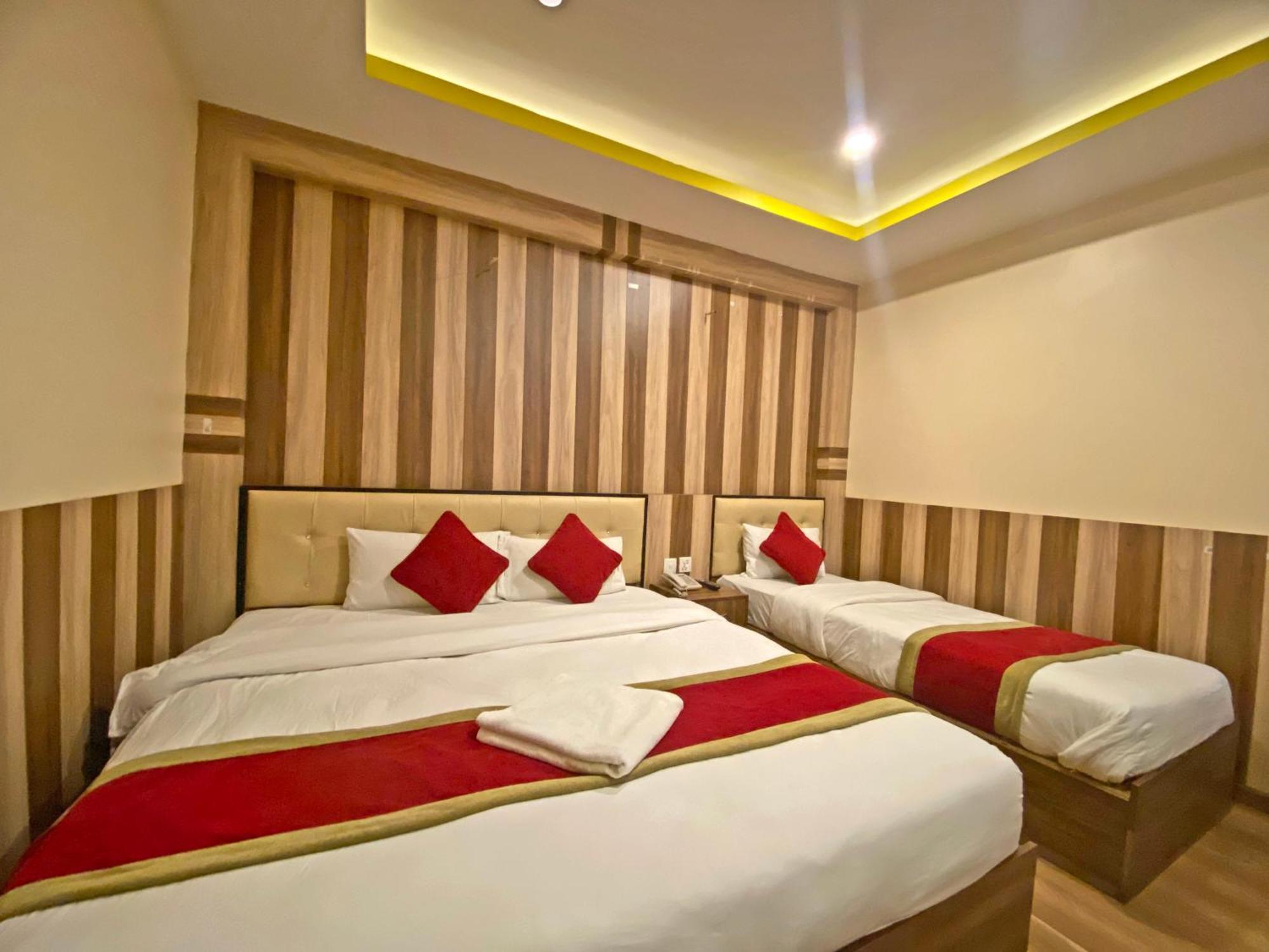 Hotel Airport Holiday Kathmandu Esterno foto