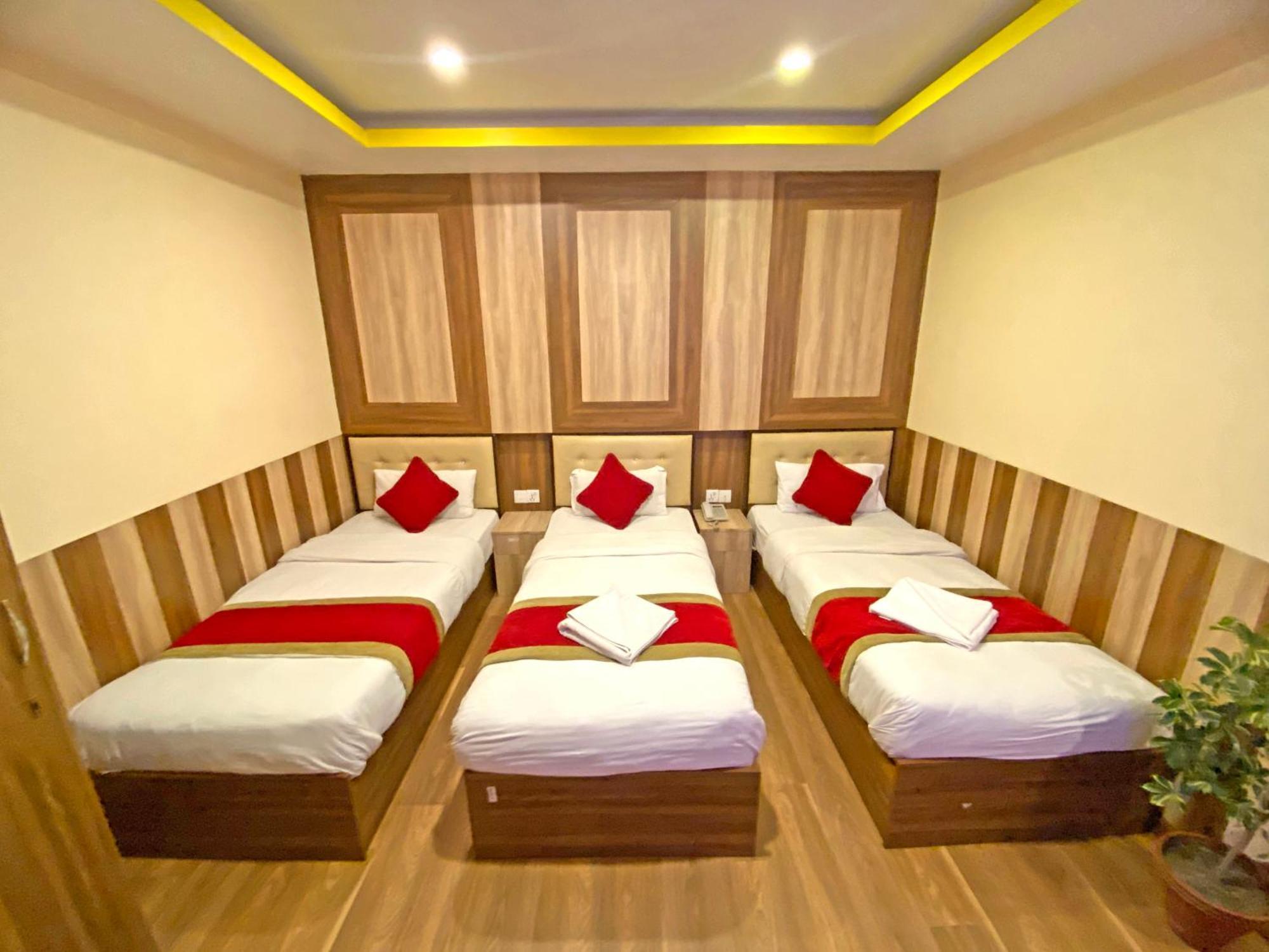 Hotel Airport Holiday Kathmandu Esterno foto