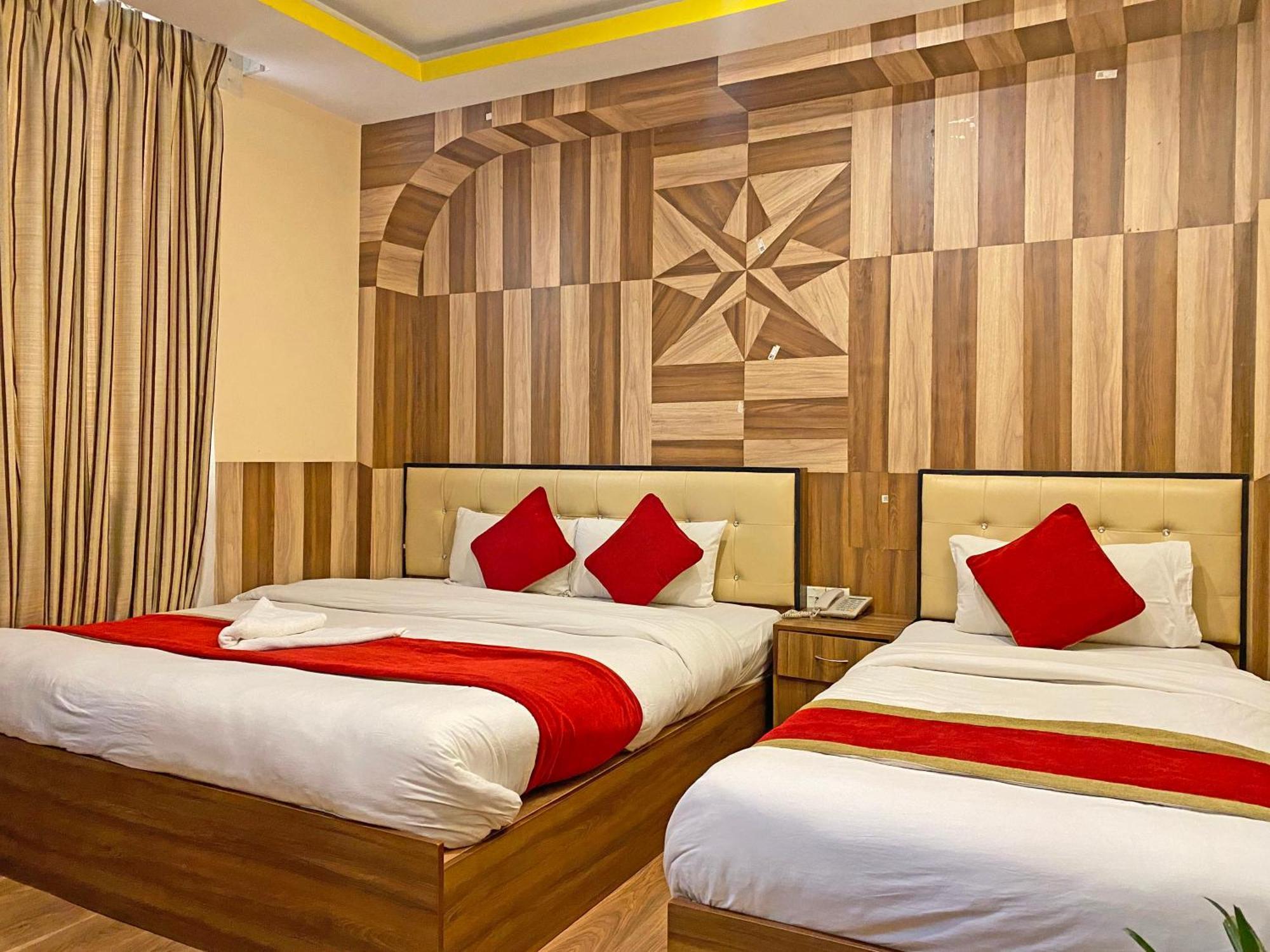 Hotel Airport Holiday Kathmandu Esterno foto