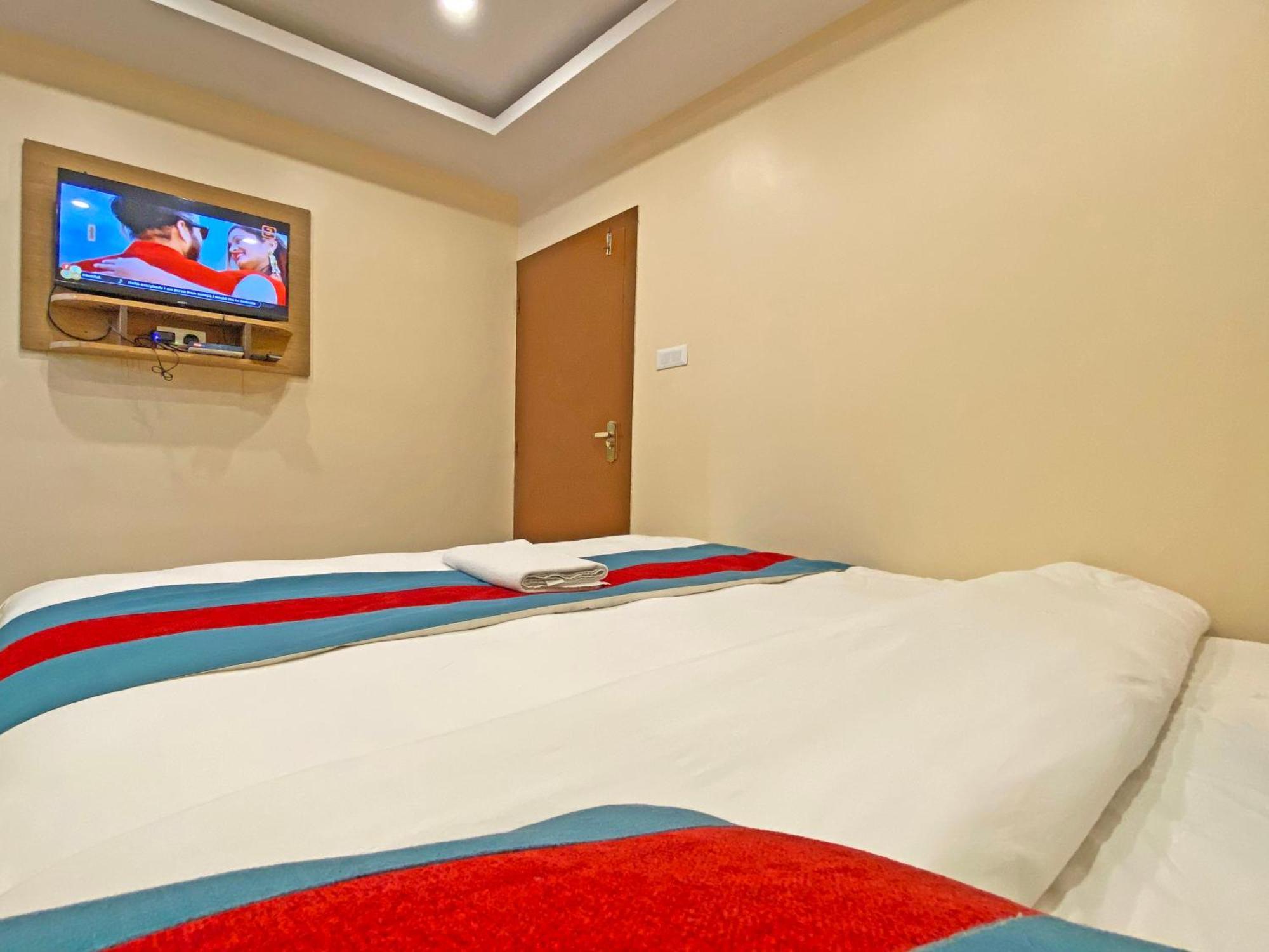 Hotel Airport Holiday Kathmandu Esterno foto