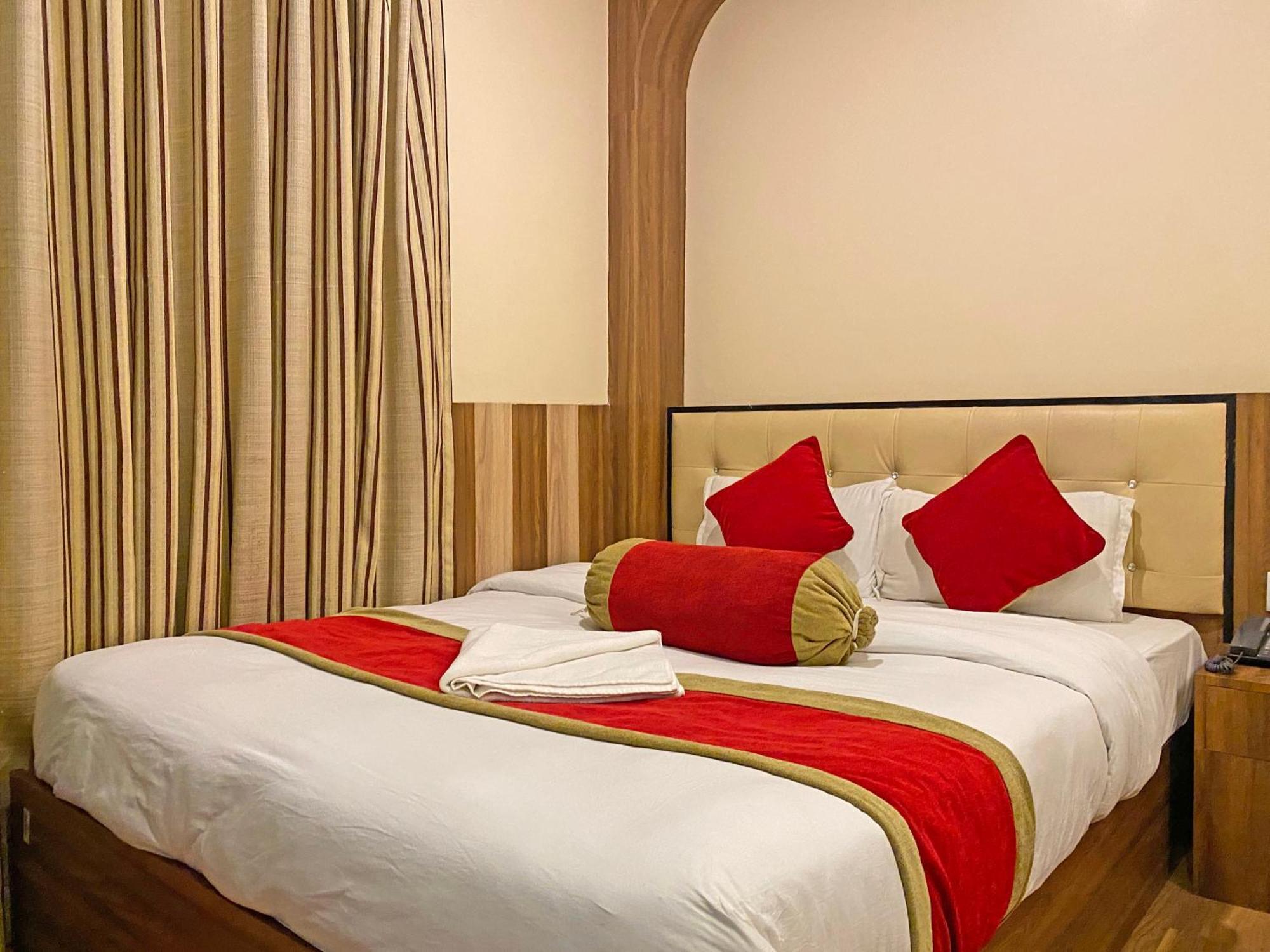 Hotel Airport Holiday Kathmandu Esterno foto
