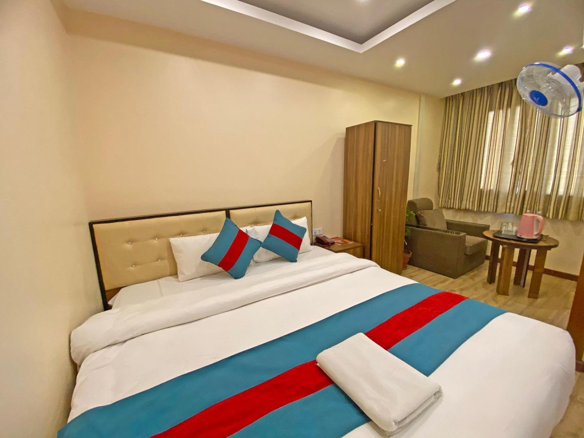 Hotel Airport Holiday Kathmandu Esterno foto